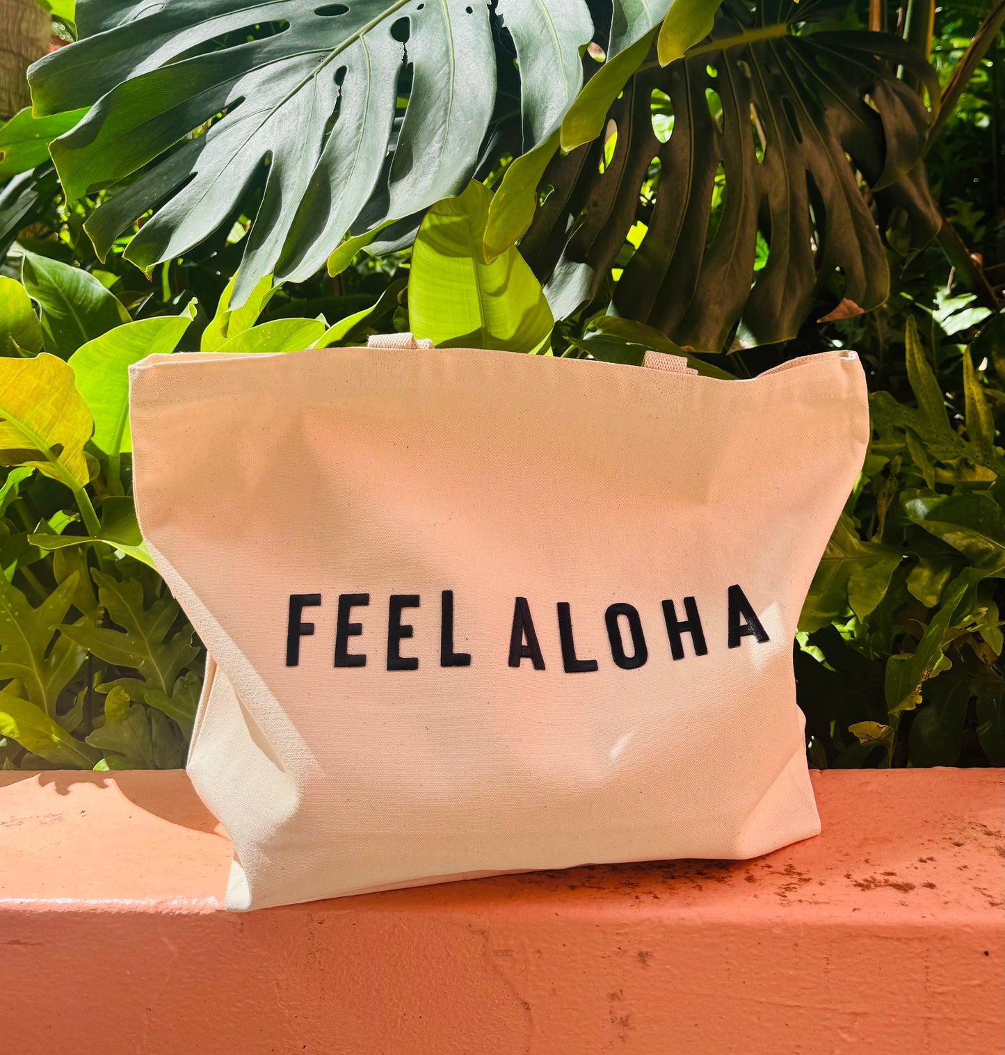 feel aloha tote bag