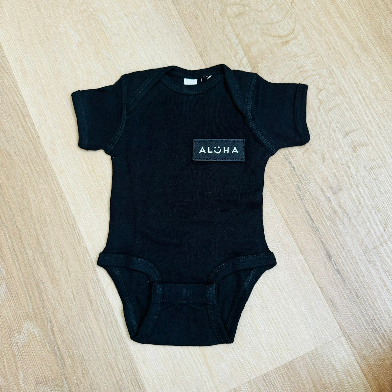 baby ALOHA pocket embroidery with smiley